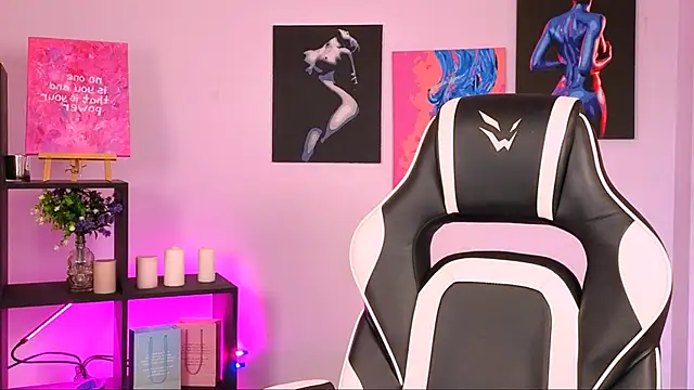 Charlotte Colinss online show from November 2025 02:56:02 AM