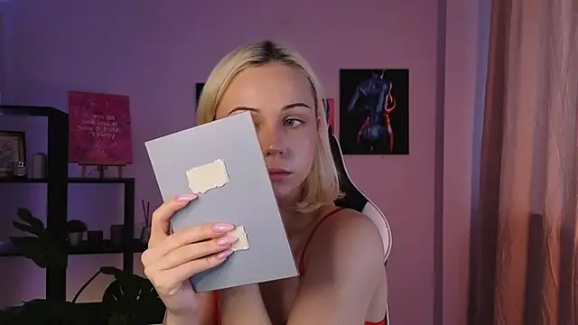 Charlotte Colinss online show from June 2026 03:59:01 AM