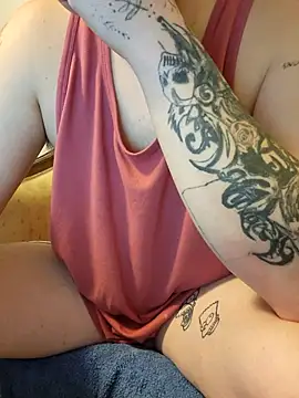 Snapshot of matty244 chatting on February 2026 05:52:01 AM matty244 online show from February 2026 05:52:01 AM