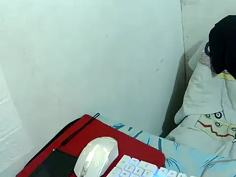 Snapshot of Strawberryyou chatting on February 2026 04:00:01 PM Strawberryyou online show from February 2026 04:00:01 PM