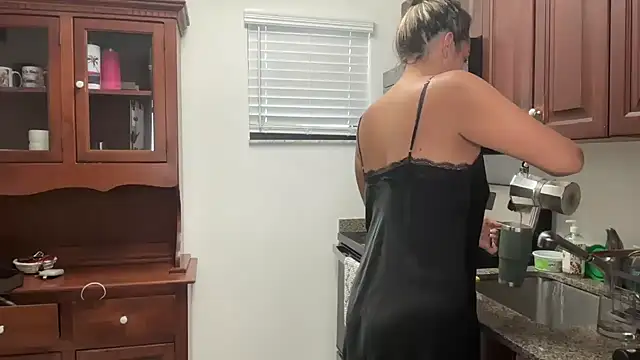 prettyykitty22 online show from November 2025 02:18:01 PM