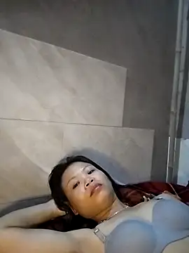 Snapshot of LinhNa999 chatting on November 2025 12:58:02 PM LinhNa999 online show from November 2025 12:58:02 PM