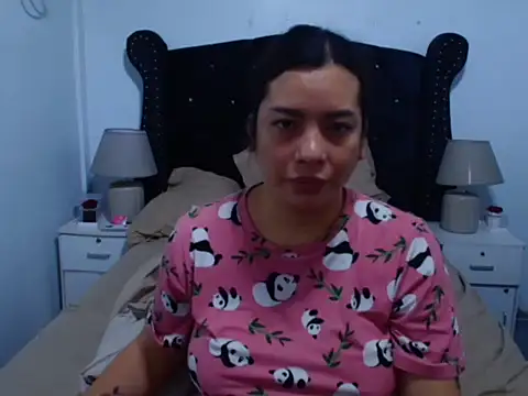 Snapshot of AnnaMedina05 chatting on February 2026 10:47:02 PM AnnaMedina05 online show from February 2026 10:47:02 PM
