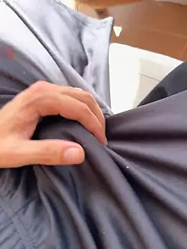 Manu97k online show from November 2025 01:43:02 PM