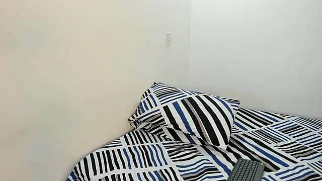 CristinaPiccone online show from November 2025 01:13:02 PM