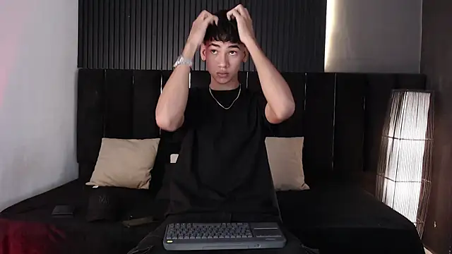 Dominic ghost online show from November 2025 09:30:02 PM