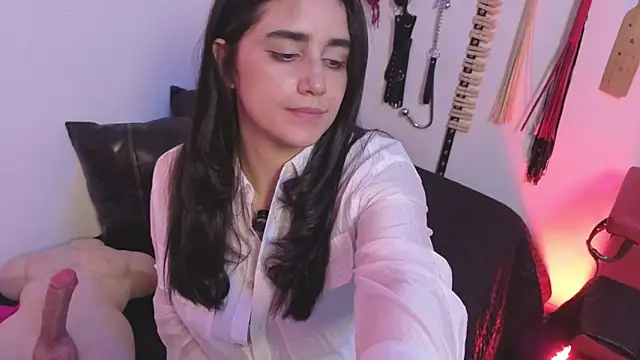 Snapshot of elowen_halley1 chatting on February 2026 08:24:02 PM elowen halley1 online show from February 2026 08:24:02 PM