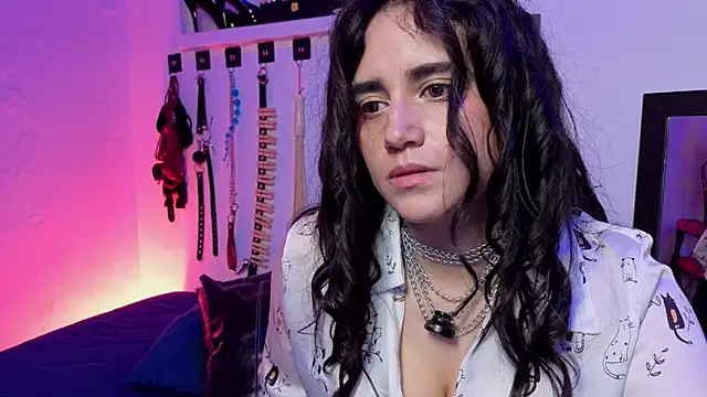 Snapshot of elowen_halley1 chatting on February 2026 06:04:01 PM elowen halley1 online show from February 2026 06:04:01 PM