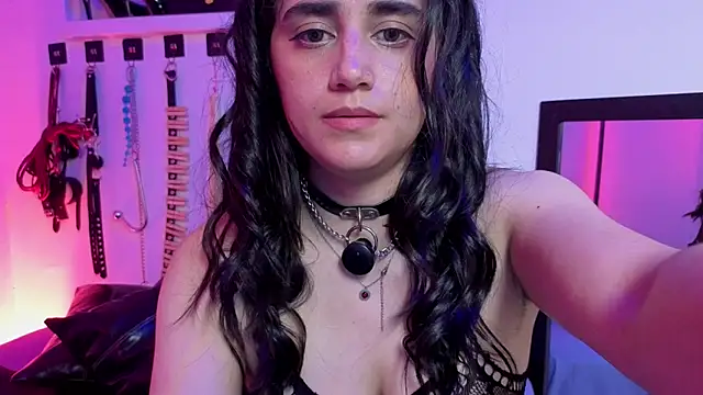 Snapshot of elowen_halley1 chatting on February 2026 09:59:02 PM elowen halley1 online show from February 2026 09:59:02 PM