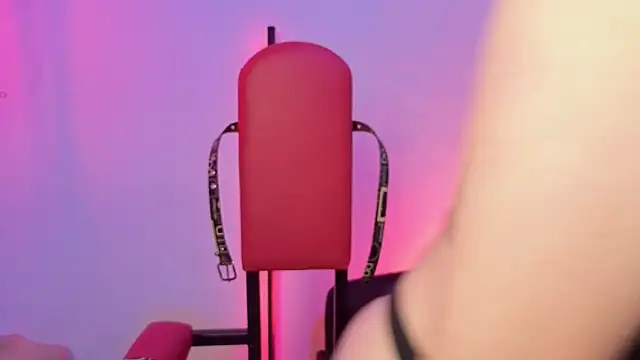 Snapshot of elowen_halley1 chatting on February 2026 07:04:02 PM elowen halley1 online show from February 2026 07:04:02 PM