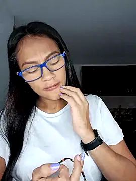 Snapshot of sarah_garcia_ chatting on May 2026 07:59:02 PM sarah garcia online show from May 2026 07:59:02 PM