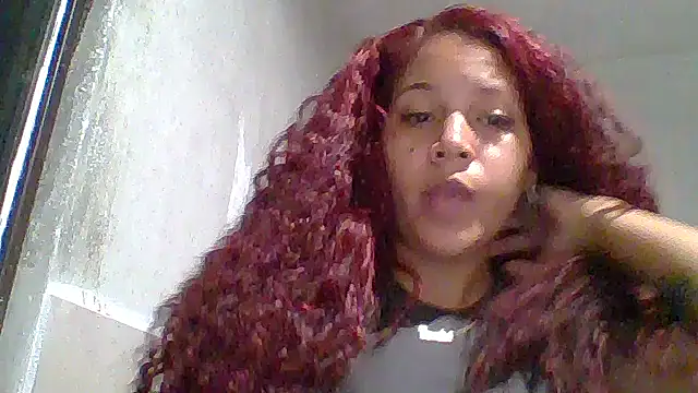 Snapshot of Daila_Lucia chatting on November 2025 12:21:01 AM Daila Lucia online show from November 2025 12:21:01 AM