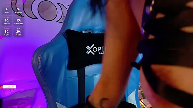 blue kitten online show from September 2025 09:15:02 PM