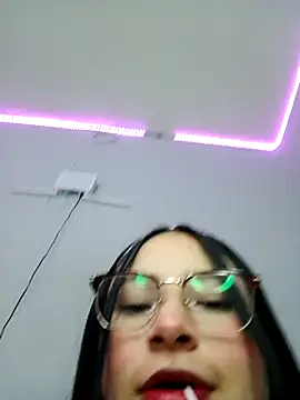 Anne Mia online show from December 2025 09:38:01 AM