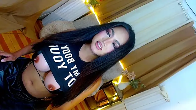 Lilly-lou online show from April 2026 05:07:02 PM