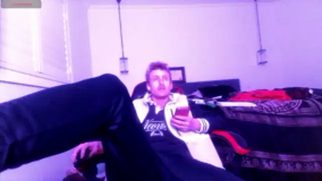 Snapshot of OFFICAL_DICKEDDOWNUNDER chatting on June 2026 04:40:01 PM OFFICAL DICKEDDOWNUNDER online show from June 2026 04:40:01 PM