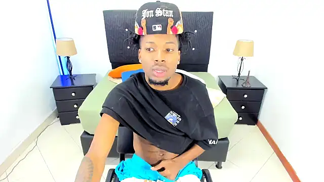 Snapshot of maikol_monstercock chatting on October 2025 04:31:02 AM maikol monstercock online show from October 2025 04:31:02 AM