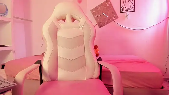 Snapshot of Valy_hot chatting on October 2025 02:58:02 PM Valy hot online show from October 2025 02:58:02 PM