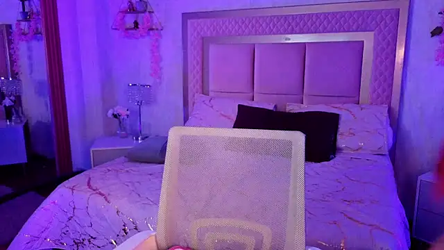 AlanaOdison online show from November 2025 09:03:02 PM