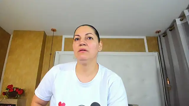 Heidy milf online show from June 2026 07:48:01 PM