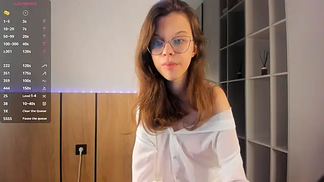 Snapshot of Xonalenei chatting on September 2025 08:01:01 PM Xonalenei online show from September 2025 08:01:01 PM