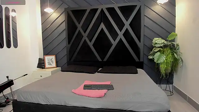 marco garciia  online show from December 2025 11:13:02 PM