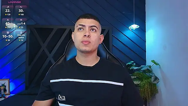 Snapshot of marco_garciia_ chatting on February 2026 11:17:01 PM marco garciia online show from February 2026 11:17:01 PM