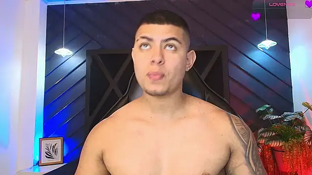 Snapshot of marco_garciia_ chatting on March 2026 11:33:01 PM marco garciia online show from March 2026 11:33:01 PM