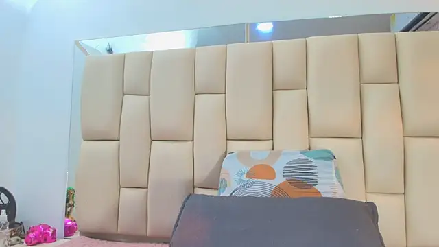 sweet amye online show from November 2025 07:47:02 PM