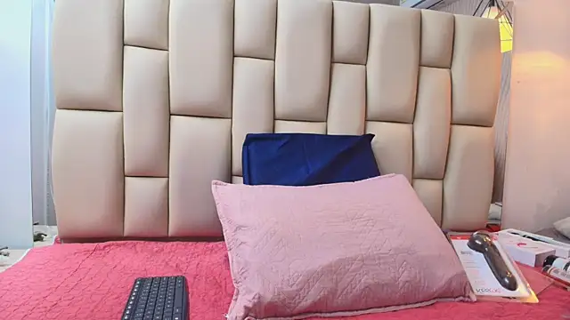 sweet amye online show from December 2025 07:10:01 PM