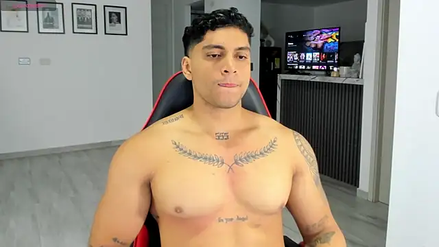 Nicolasmontoya16 online show from November 2025 11:37:02 PM