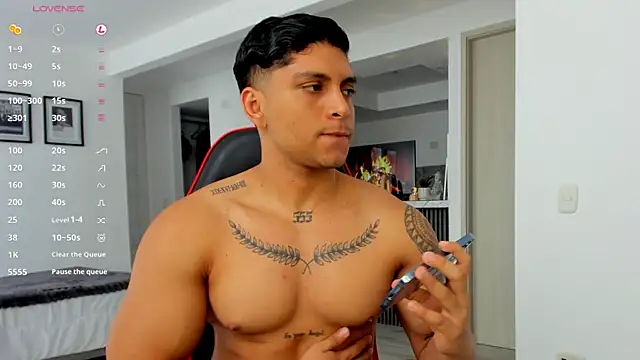 Nicolasmontoya16 online show from November 2025 06:28:02 PM