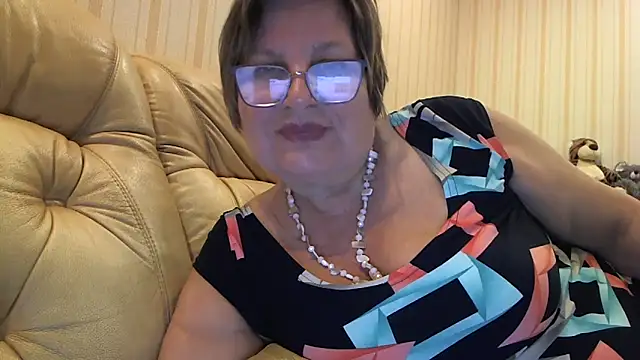 Simply woman online show from May 2026 10:03:01 PM