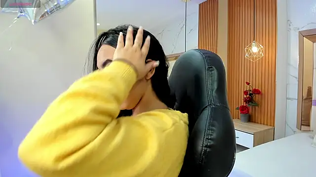 julieta rosee online show from December 2025 09:43:02 PM