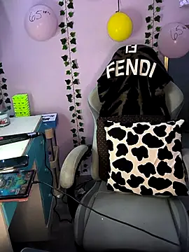 Purple2StayThnxx online show from September 2025 09:58:02 PM