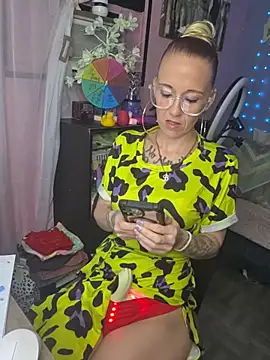 Purple2StayThnxx online show from May 2026 06:31:02 PM