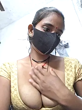 RAYI Queen 3 online show from November 2025 04:07:02 PM