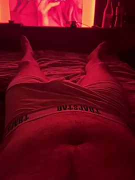 Snapshot of naughtycoupl98 chatting on February 2026 01:02:02 AM naughtycoupl98 online show from February 2026 01:02:02 AM