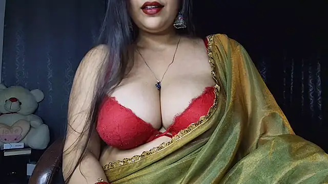 Snapshot of MissNasha chatting on May 2026 01:05:02 PM MissNasha online show from May 2026 01:05:02 PM