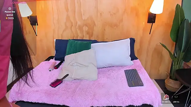 milavega  online show from December 2025 12:01:01 PM