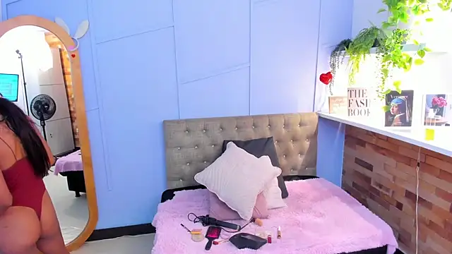 milavega  online show from January 2026 02:10:02 PM