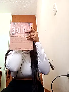 Snapshot of IsabellaLuxe chatting on September 2025 12:42:02 PM IsabellaLuxe online show from September 2025 12:42:02 PM