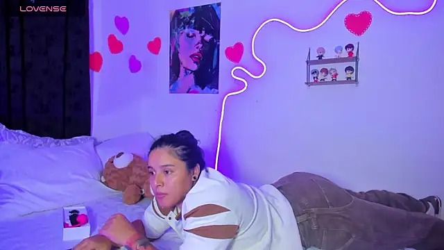 Snapshot of Dilan_and_Mia chatting on April 2026 02:15:01 AM Dilan and Mia online show from April 2026 02:15:01 AM