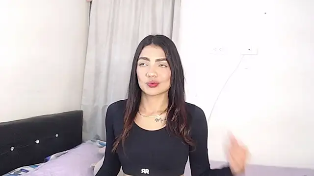 MiahCornell  online show from April 2026 06:44:02 PM