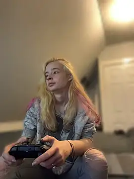 SeccySerena online show from April 2026 05:29:01 PM