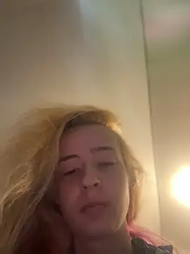 SeccySerena online show from April 2026 03:37:02 PM