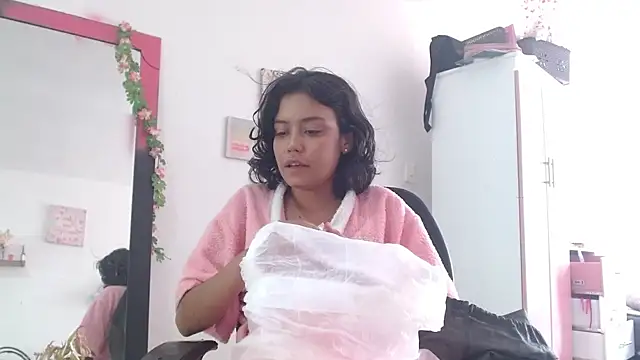 Snapshot of TamaraMera chatting on October 2025 02:29:01 PM TamaraMera online show from October 2025 02:29:01 PM