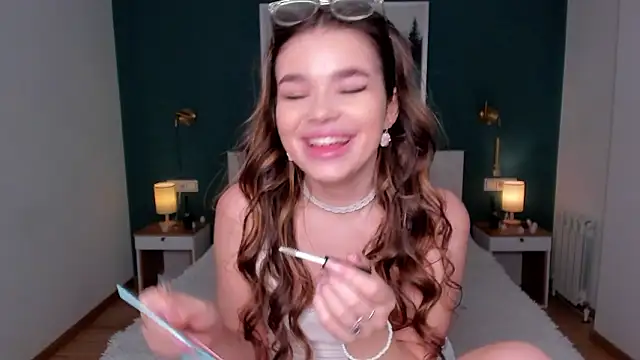 HollisHearl online show from March 2026 07:05:01 AM