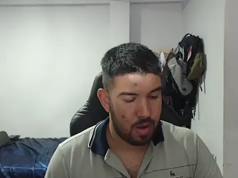 Snapshot of Axel11113 chatting on September 2025 03:07:02 AM Axel11113 online show from September 2025 03:07:02 AM