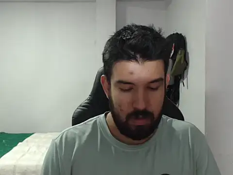 Snapshot of Axel11113 chatting on October 2025 04:04:02 AM Axel11113 online show from October 2025 04:04:02 AM